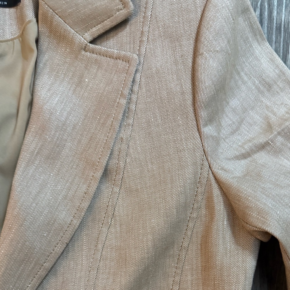 White House Black Market 10P Tan Blazer. Patch pockets excellent condition. - Picture 5 of 14